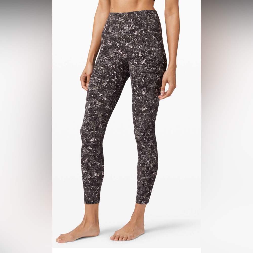 Lululemon Align Leggings II 25"
Equalized Multi black grey geometric print 4